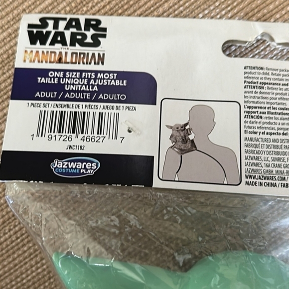 The Mandalorian Grogu Shoulder Sitter main image 1